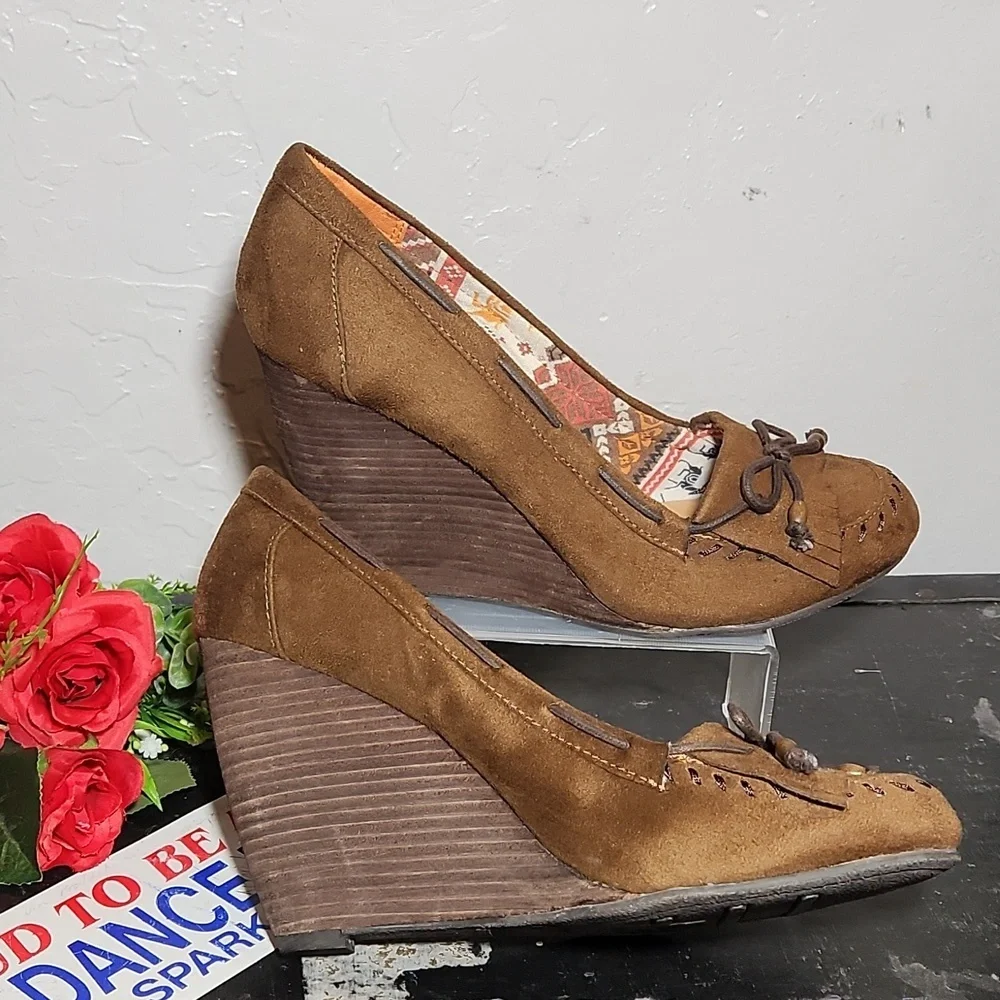 BAKERS Moccasin Wedge Heel Faux Suede Brown 9B